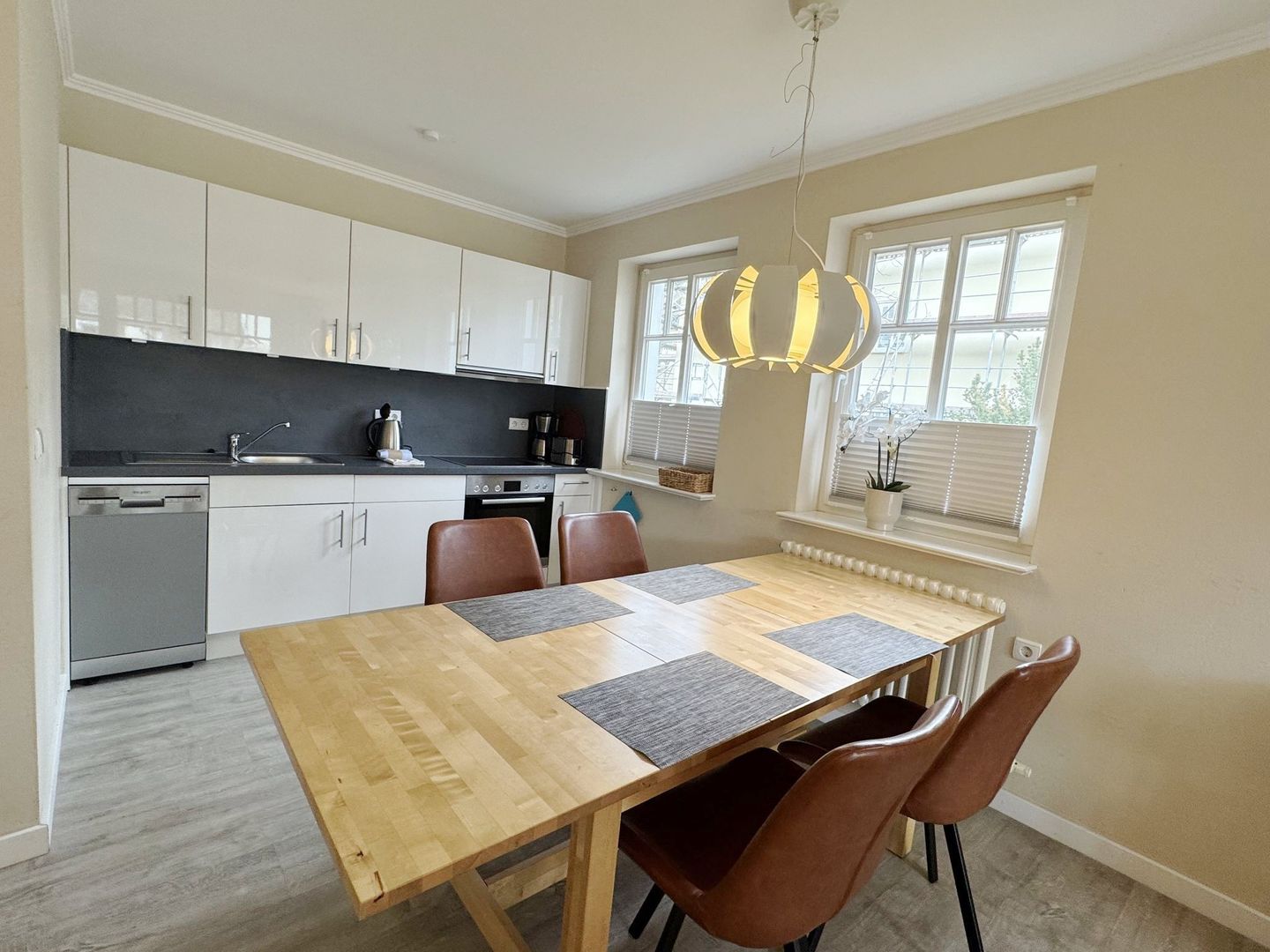 Dünenpark Binz Komfortplus Ferienwohnung mit 1 Schlafzimmer und Terrasse im Erdgeschoss (213) Insel Rügen - Küche / Küchenzeile