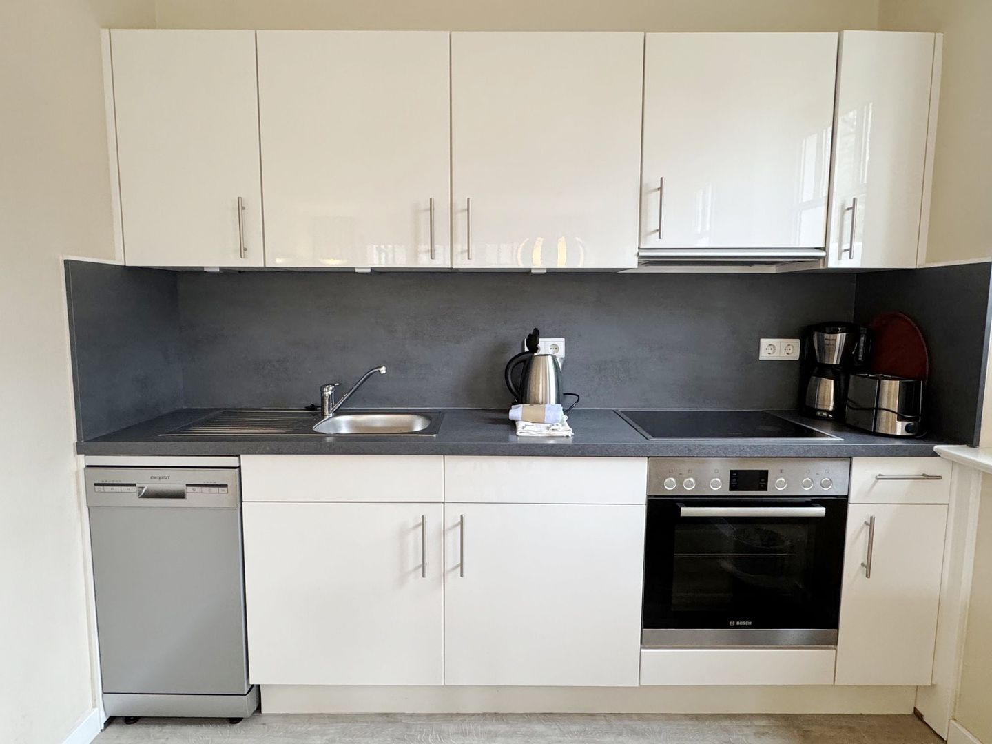 Dünenpark Binz Komfortplus Ferienwohnung mit 1 Schlafzimmer und Terrasse im Erdgeschoss (213) Insel Rügen - Küche / Küchenzeile