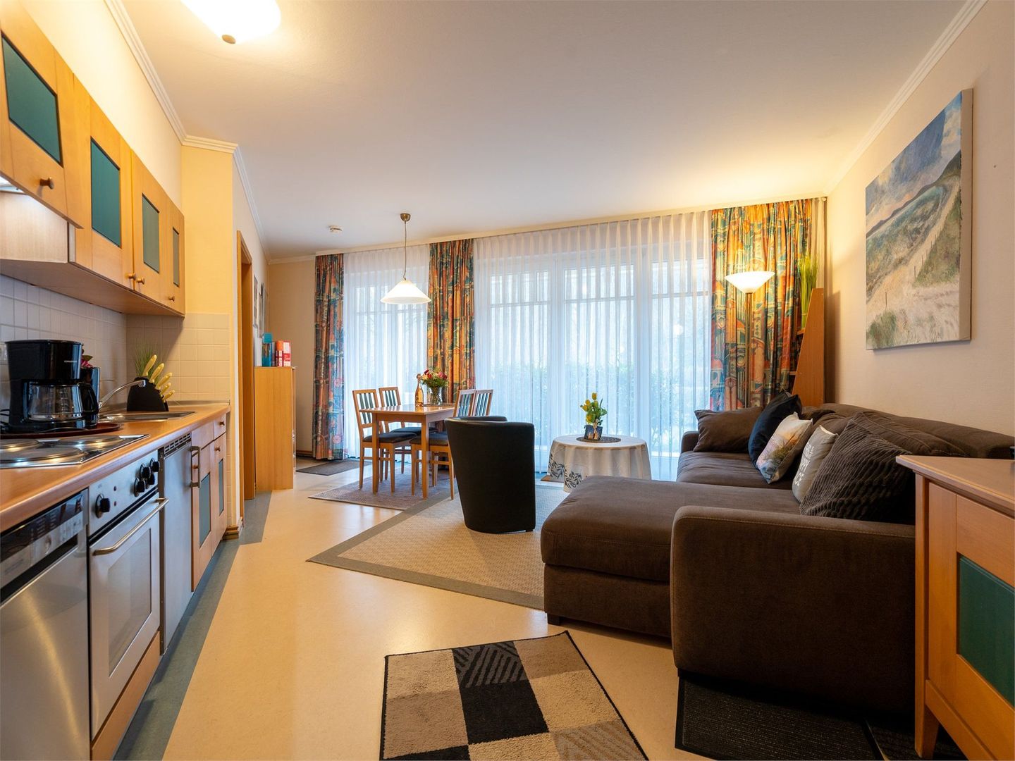 Dünenpark Binz Komfort Ferienwohnung mit 1 Schlafzimmer und Terrasse im Erdgeschoss (002) Insel Rügen - Wohnzimmer