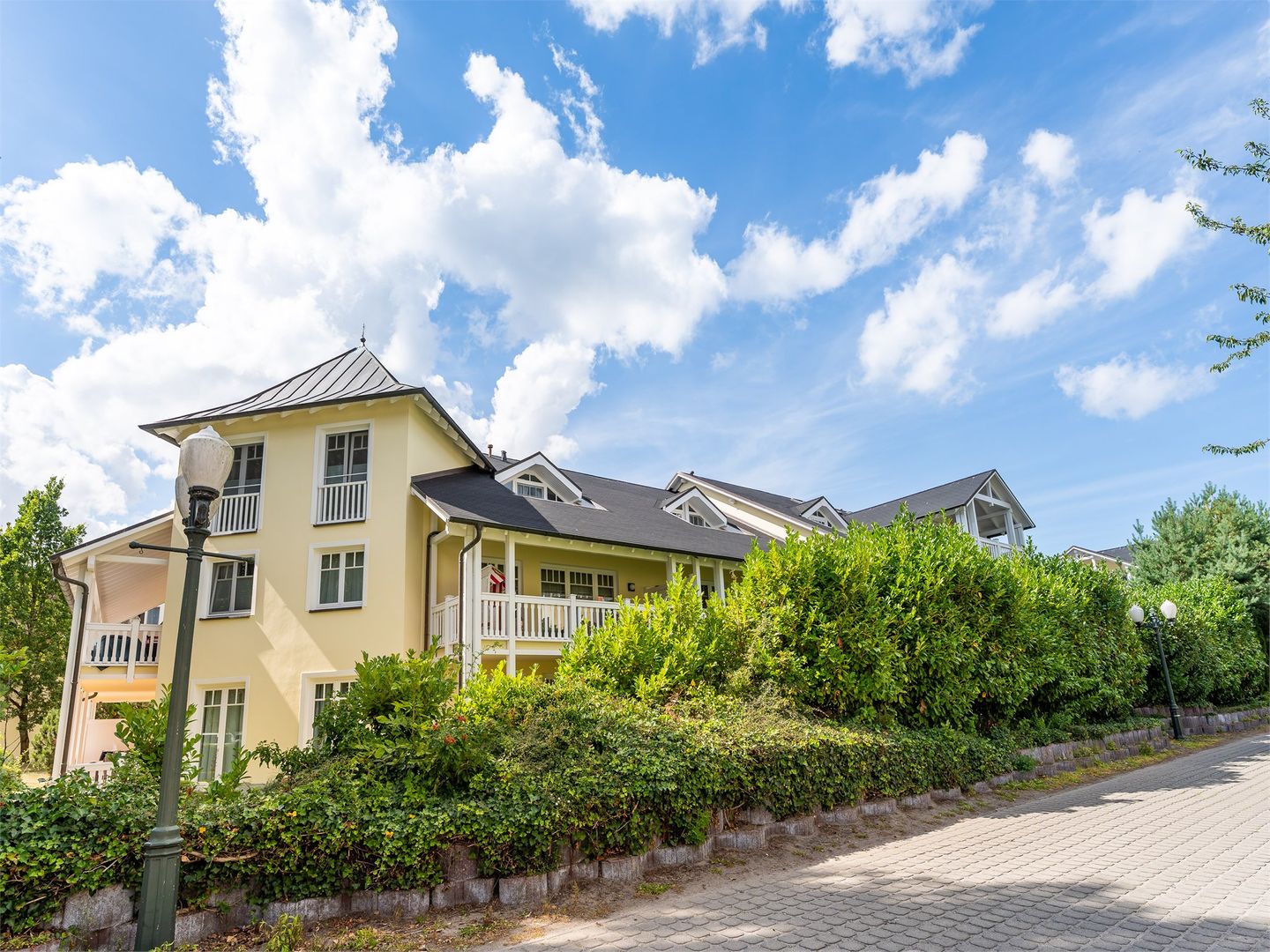 Dünenpark Binz Komfort Ferienwohnung mit 1 Schlafzimmer und Balkon im Dachgeschoss (197) Insel Rügen - Hauptansicht