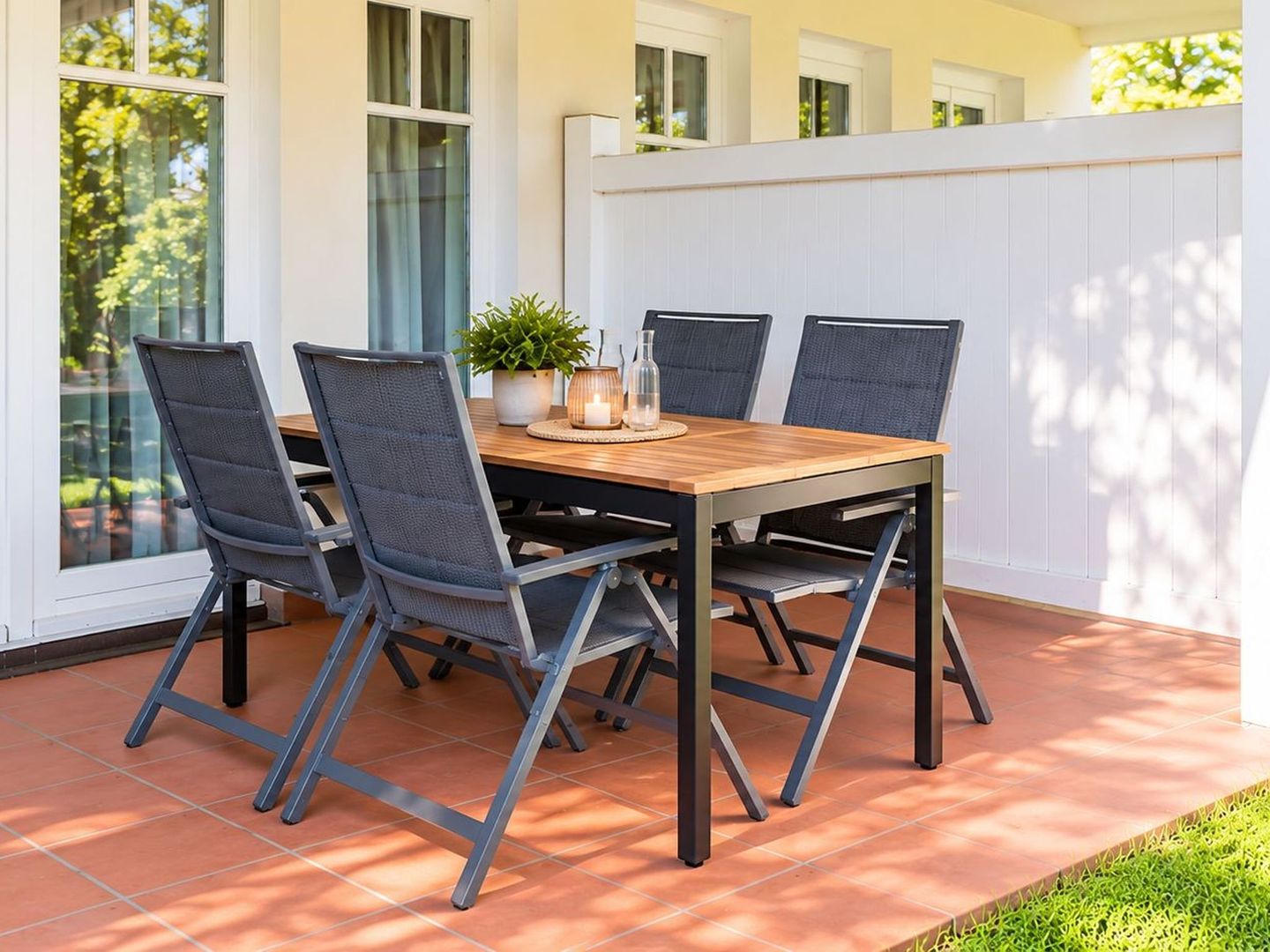 Dünenpark Binz Komfortplus Ferienwohnung mit 1 Schlafzimmer und Terrasse im Erdgeschoss (099) Insel Rügen - Terrasse