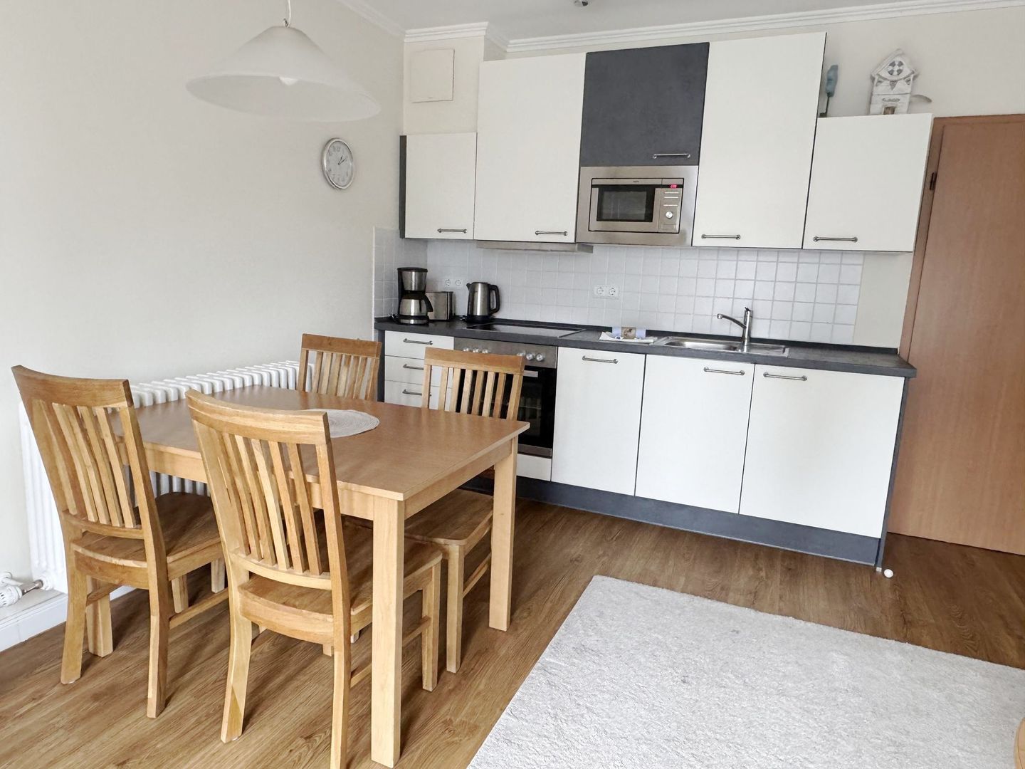Dünenpark Binz Komfortplus Ferienwohnung mit 1 Schlafzimmer und Balkon im Dachgeschoss (247) Insel Rügen - Küche / Küchenzeile