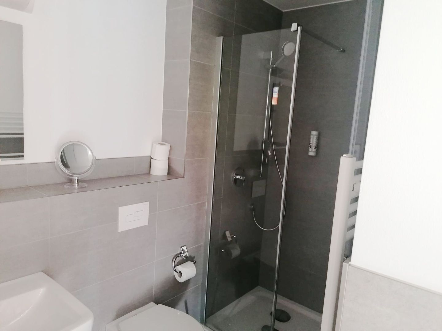 Feriendorf Rugana Komfort Ferienwohnung mit 1 Schlafzimmern und Terrasse (D28) Insel Rügen - Badezimmer