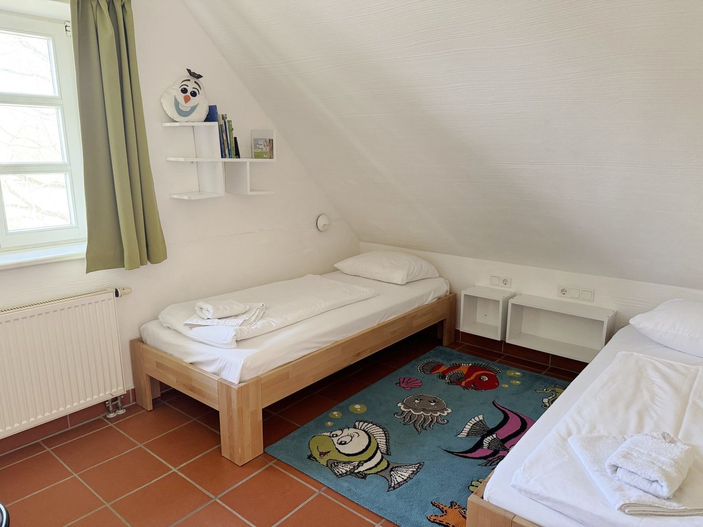 Feriendorf Rugana Komfort Ferienwohnung mit 2 Schlafzimmern und Terrasse (A01) Insel Rügen - Schlafzimmer