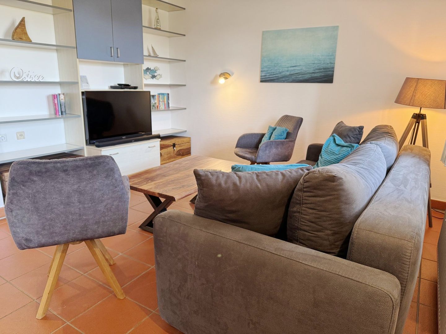 Feriendorf Rugana Klassik Ferienwohnung mit 1 Schlafzimmer und Terrasse (B05) Insel Rügen - Wohnzimmer