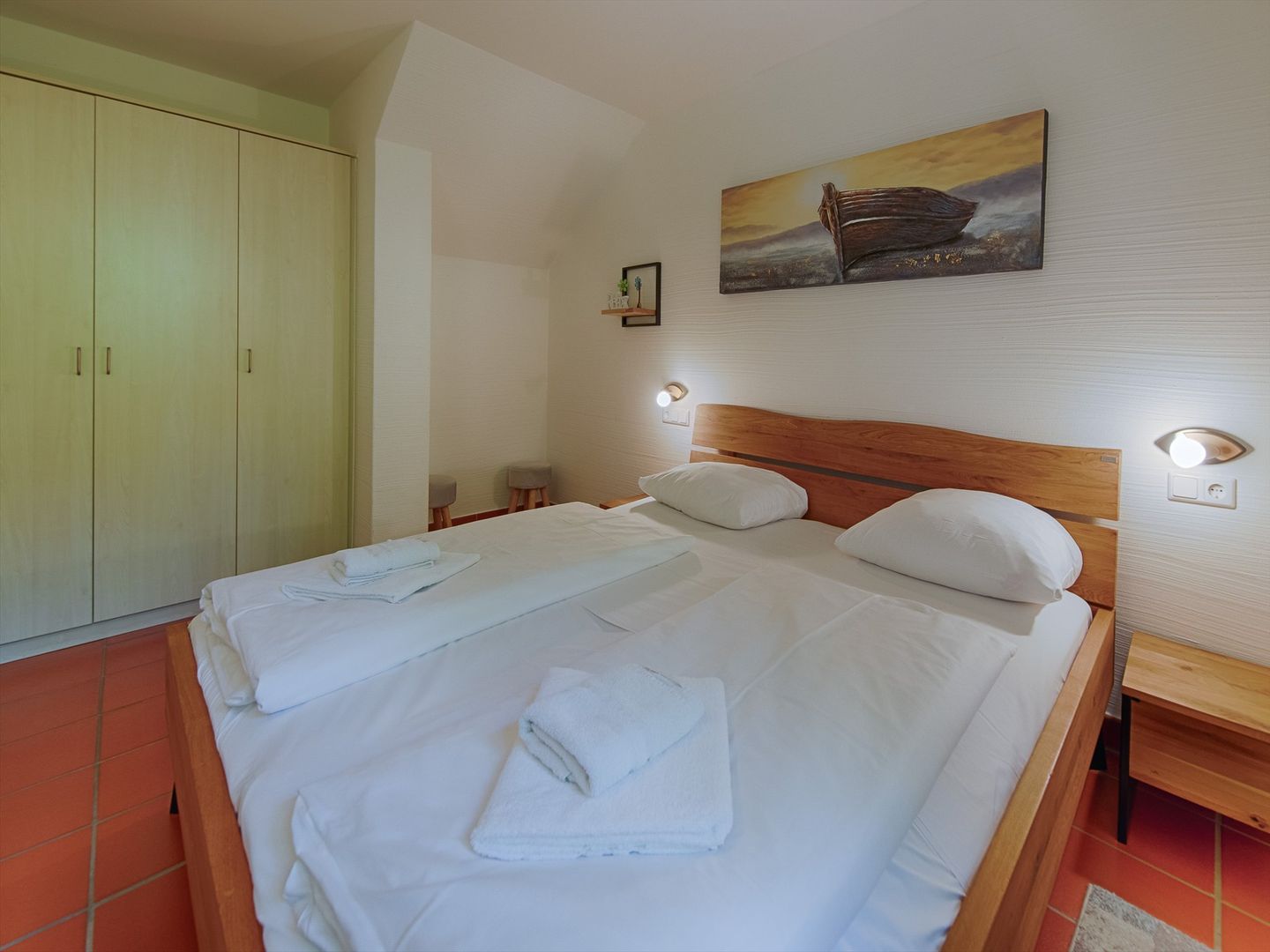 Feriendorf Rugana Komfortplus Ferienwohnung mit 1 Schlafzimmer und Terrasse (B47) Insel Rügen - Schlafzimmer