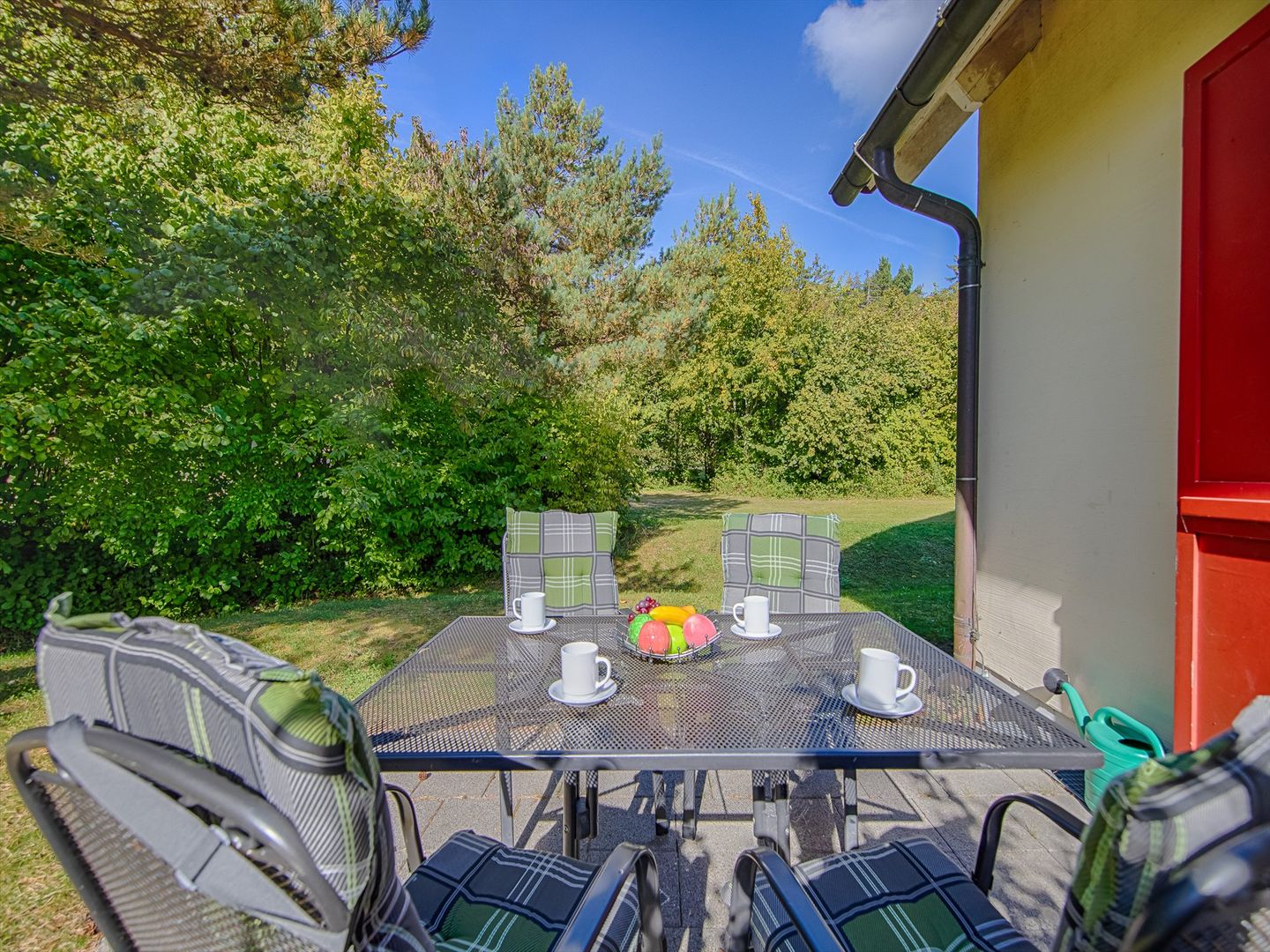 Feriendorf Rugana Komfortplus Ferienwohnung mit 1 Schlafzimmer und Terrasse (B47) Insel Rügen - Terrasse