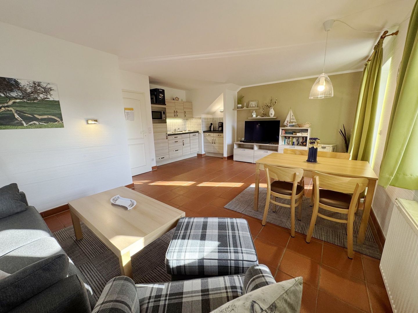 Feriendorf Rugana Komfort Ferienwohnung mit 1 Schlafzimmer und Terrasse (B52) Insel Rügen - Wohnzimmer