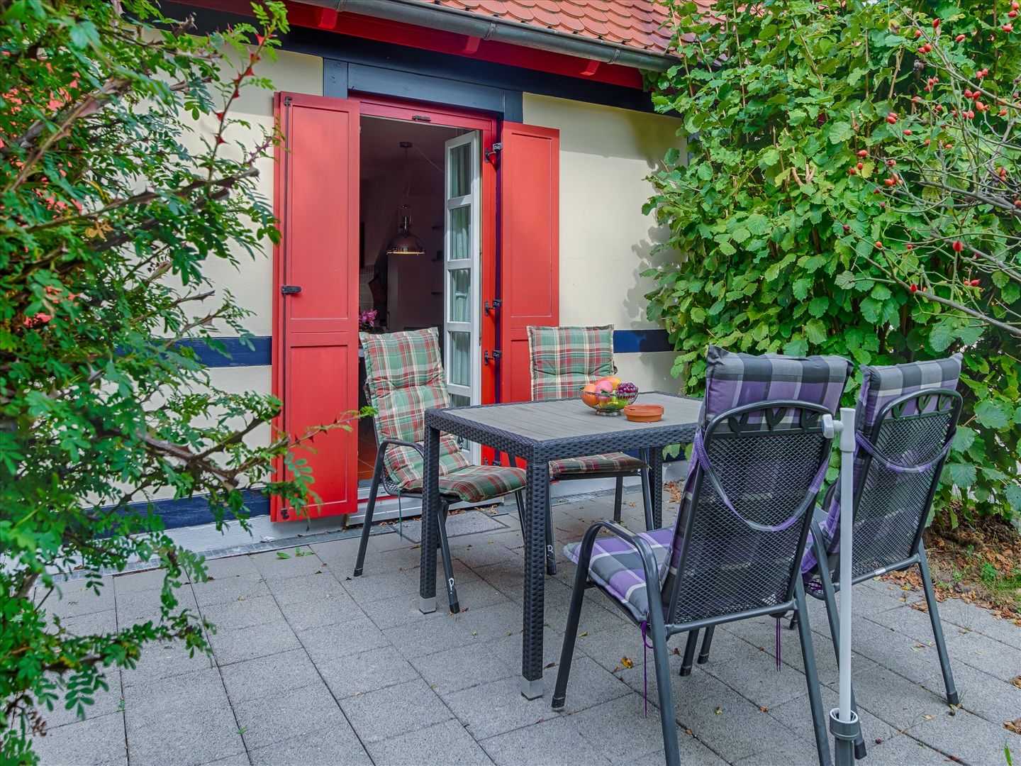 Feriendorf Rugana Komfortplus Ferienwohnung mit 1 Schlafzimmer und Terrasse (B62) Insel Rügen - Terrasse