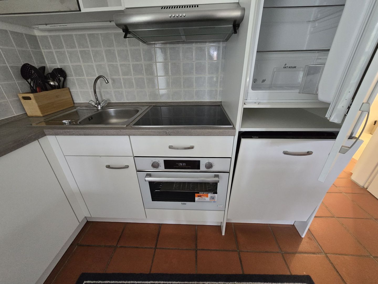 Feriendorf Rugana Komfortplus Ferienwohnung mit 1 Schlafzimmer und Terrasse (C08) Insel Rügen - Küche / Küchenzeile