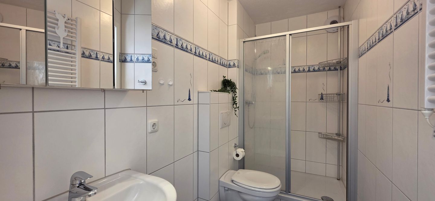  Ferienwohnung KWE-5 EG Graal-Müritz Küstenwald - Badezimmer