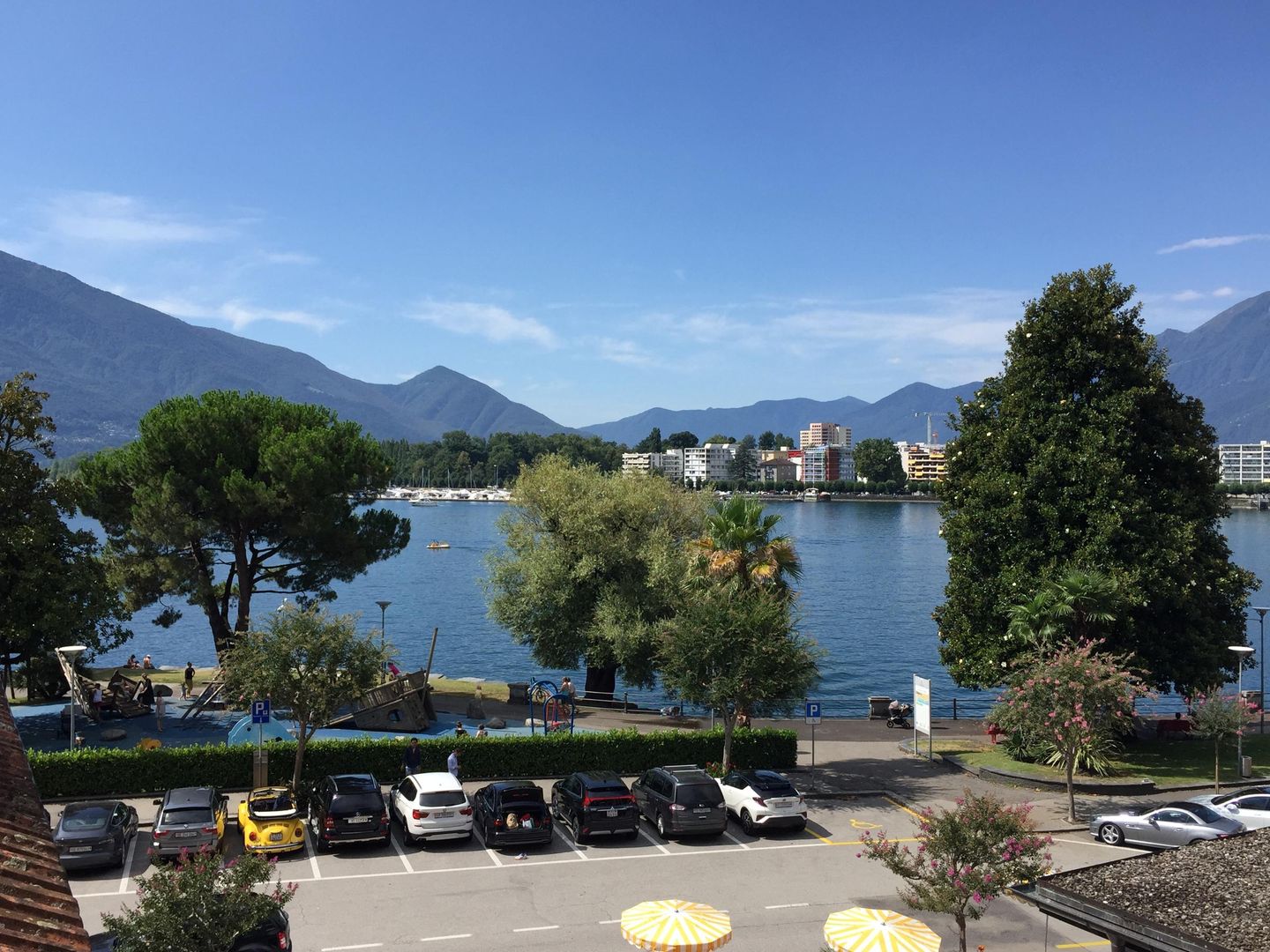 Ferienwohnung mit Blick auf den See und Seepromena  in der Schweiz