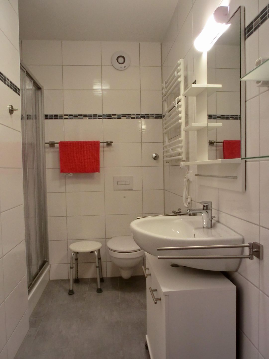  Ferienwohnung KWE 22 OG Graal-Müritz Küstenwald - Badezimmer