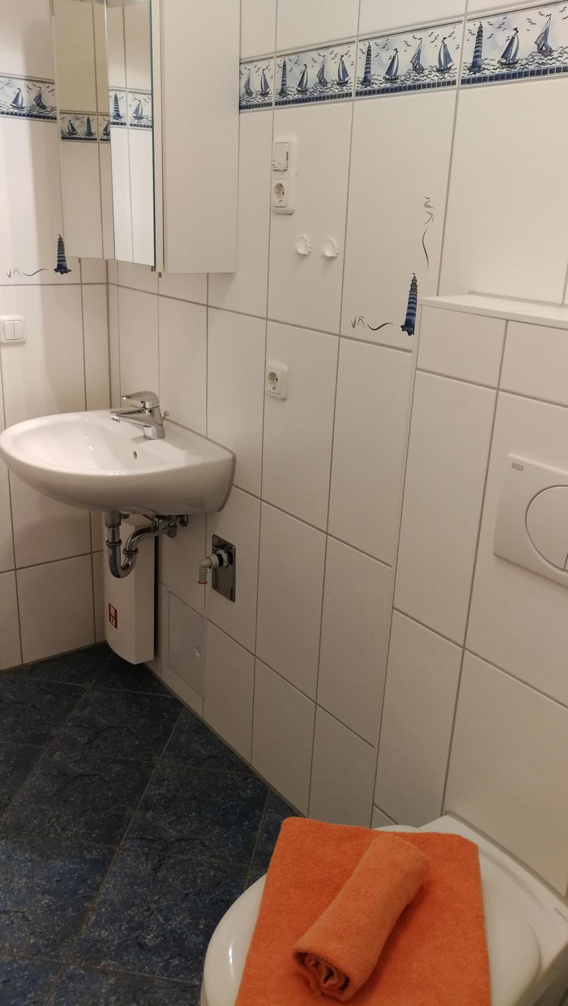  Ferienwohnung KWE-5 EG Graal-Müritz Küstenwald - Badezimmer