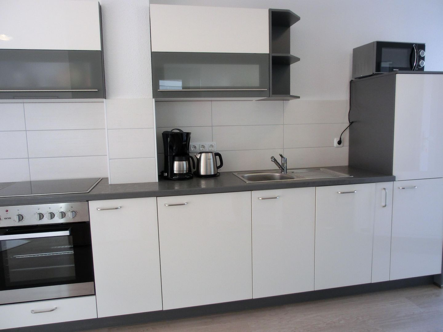  FEWO KWi 36 OG "Südsonne" Graal-Müritz Küstenwald - Küche / Küchenzeile