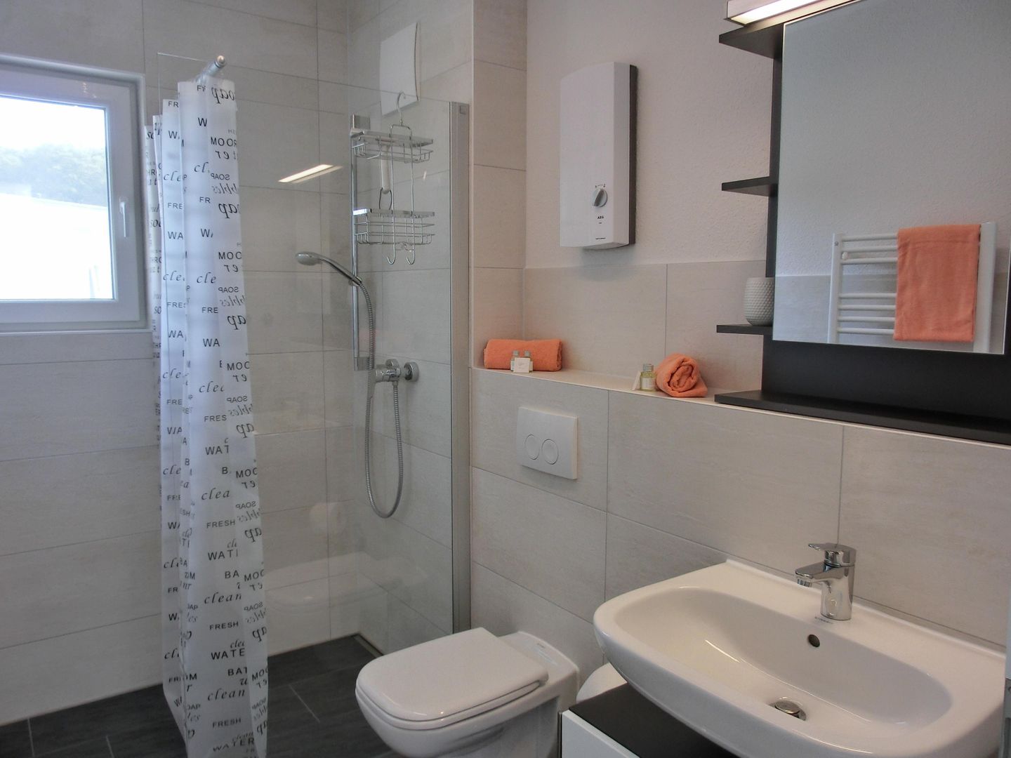  Ferienwohnung KWi 77 OG "Windflüchter" Graal-Müritz Küstenwald - Badezimmer