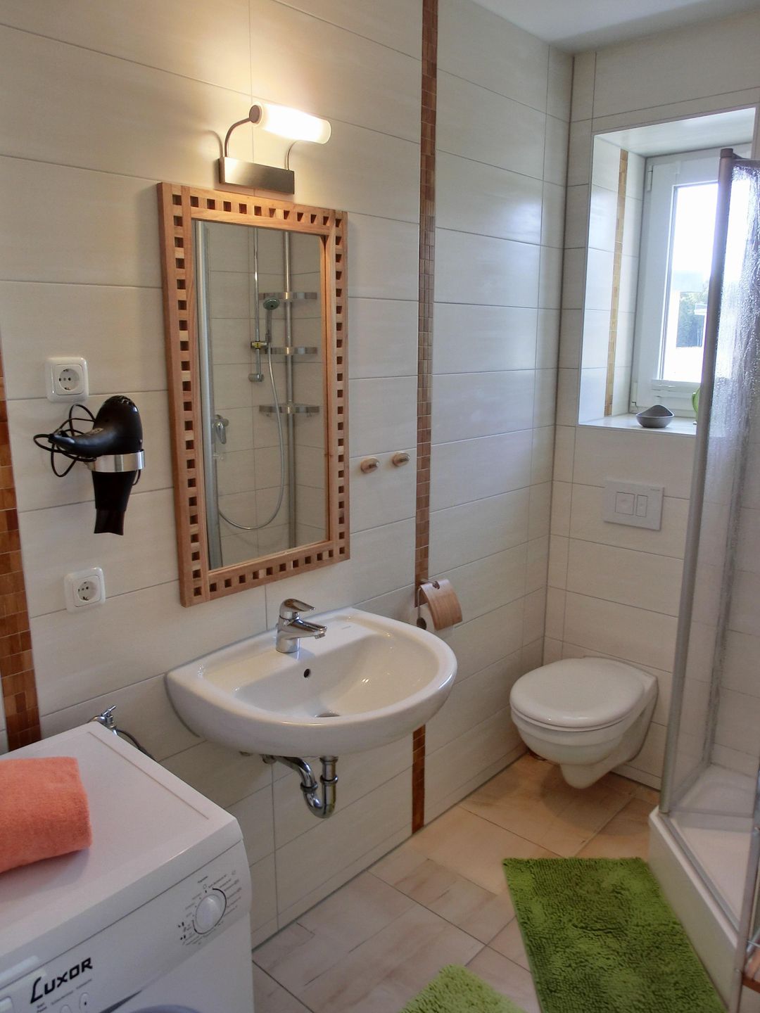  Ferienwohnung KWE 1 OG "MeerZeit" Graal-Müritz Küstenwald - Badezimmer