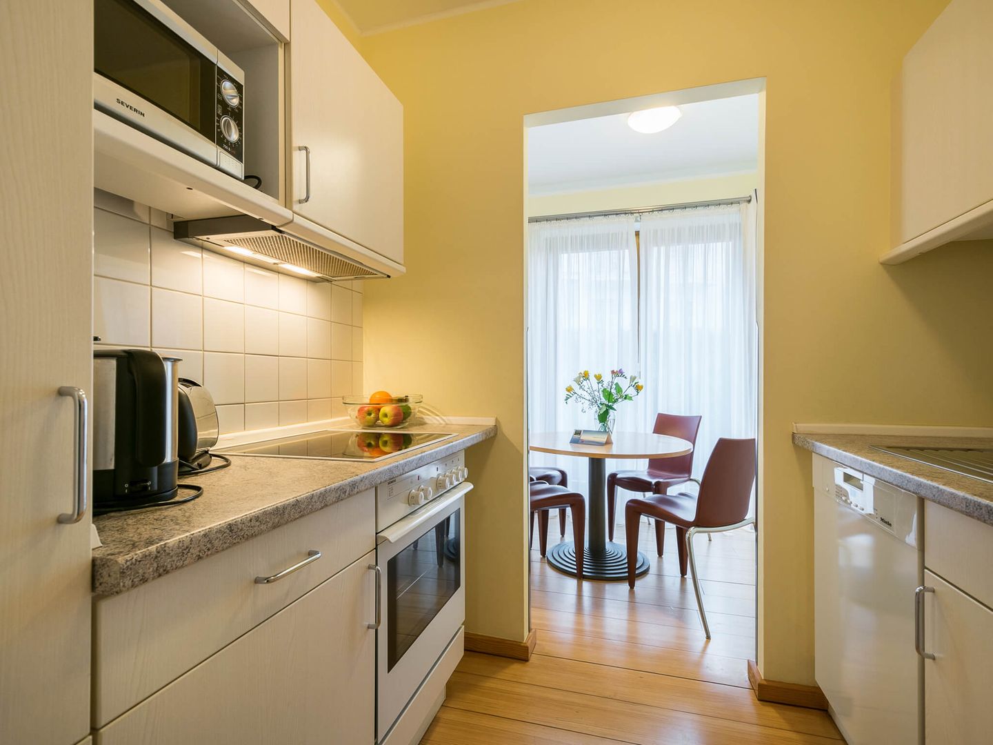 Kaiservillen Heringsdorf Ferienwohnung mit 1 Schlafzimmer und Terrasse (D102) Insel Usedom - Küche / Küchenzeile