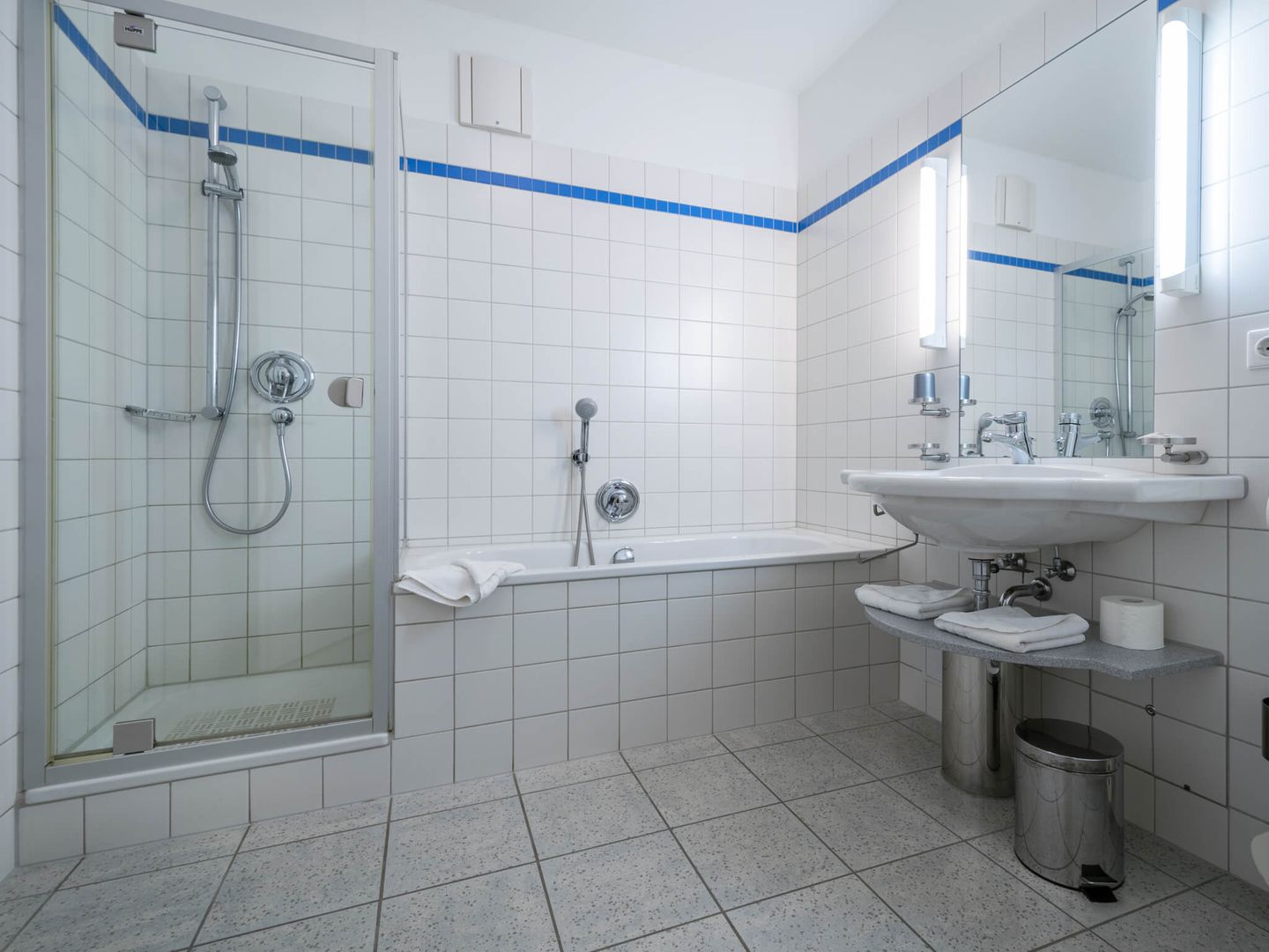 Kaiservillen Heringsdorf Ferienwohnung mit 1 Schlafzimmer und Balkon (D111) Insel Usedom - Badezimmer