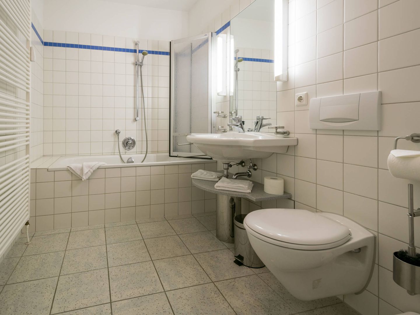 Kaiservillen Heringsdorf Ferienwohnung mit 1 Schlafzimmer und Balkon (D133) Insel Usedom - Badezimmer