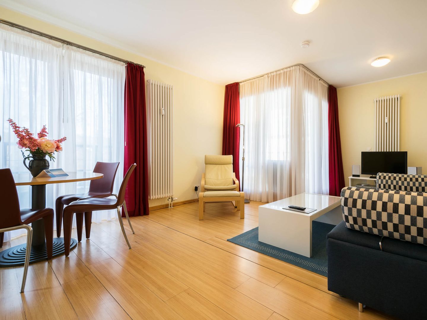 Kaiservillen Heringsdorf Ferienwohnung mit 1 Schlafzimmer und Balkon (D211) Insel Usedom - Wohnzimmer