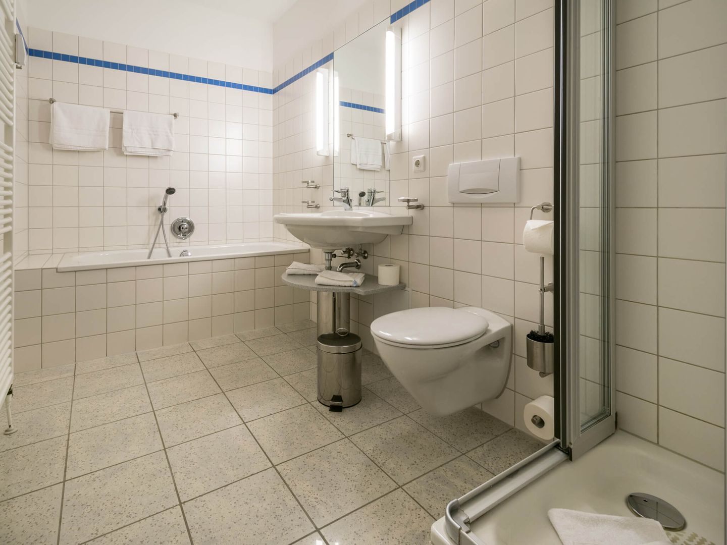 Kaiservillen Heringsdorf Ferienwohnung mit 1 Schlafzimmer und Balkon (D231) Insel Usedom - Badezimmer