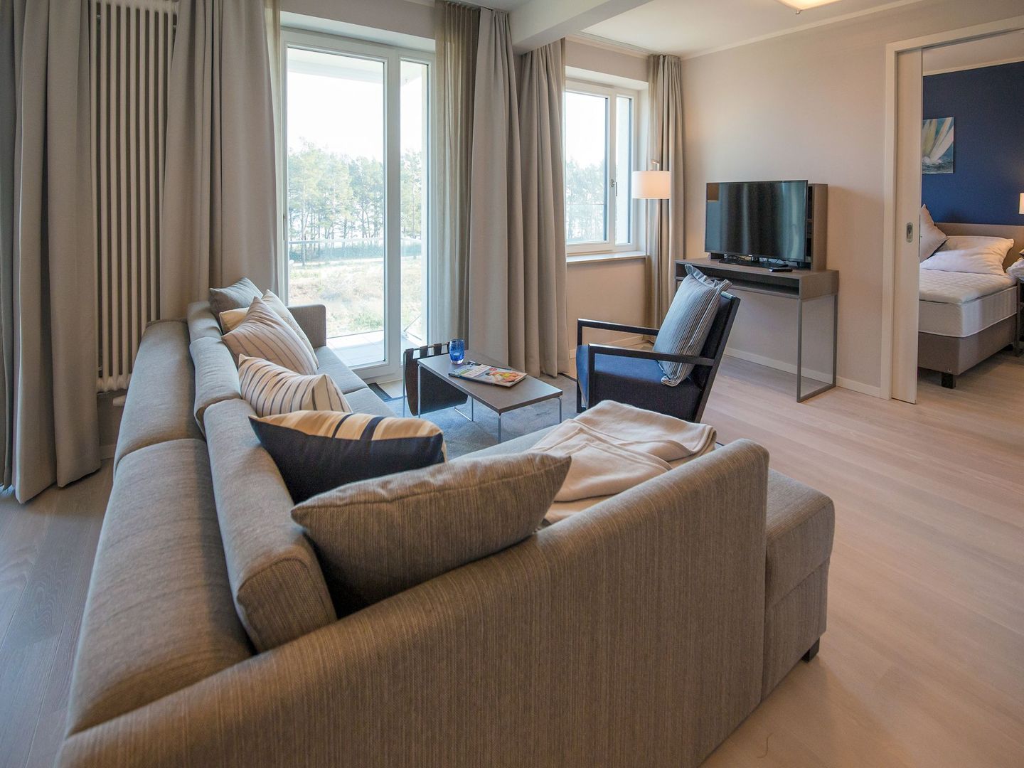 Dünenresidenz Prora Ferienwohnung mit Meerblick, 2 Schlafzimmern und Balkon (NP/304) Insel Rügen - Wohnzimmer