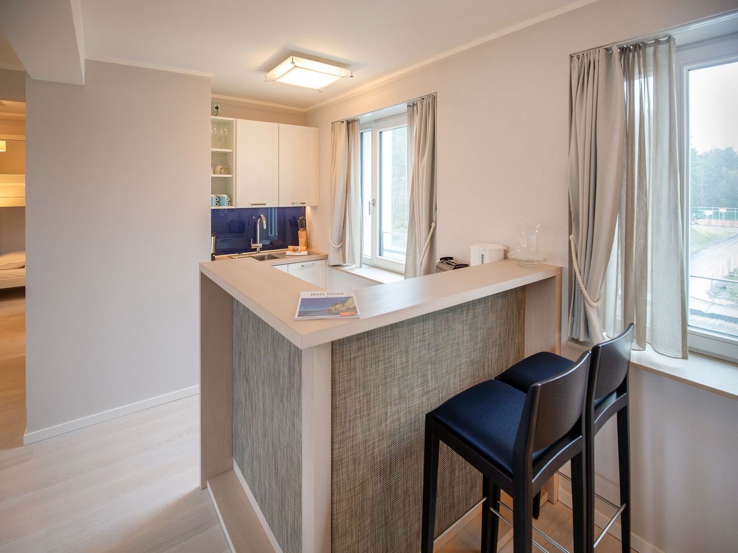 Dünenresidenz Prora Ferienwohnung mit Meerblick, 3 Schlafzimmern, Balkon und Sauna (NP/306) Insel Rügen - Küche / Küchenzeile