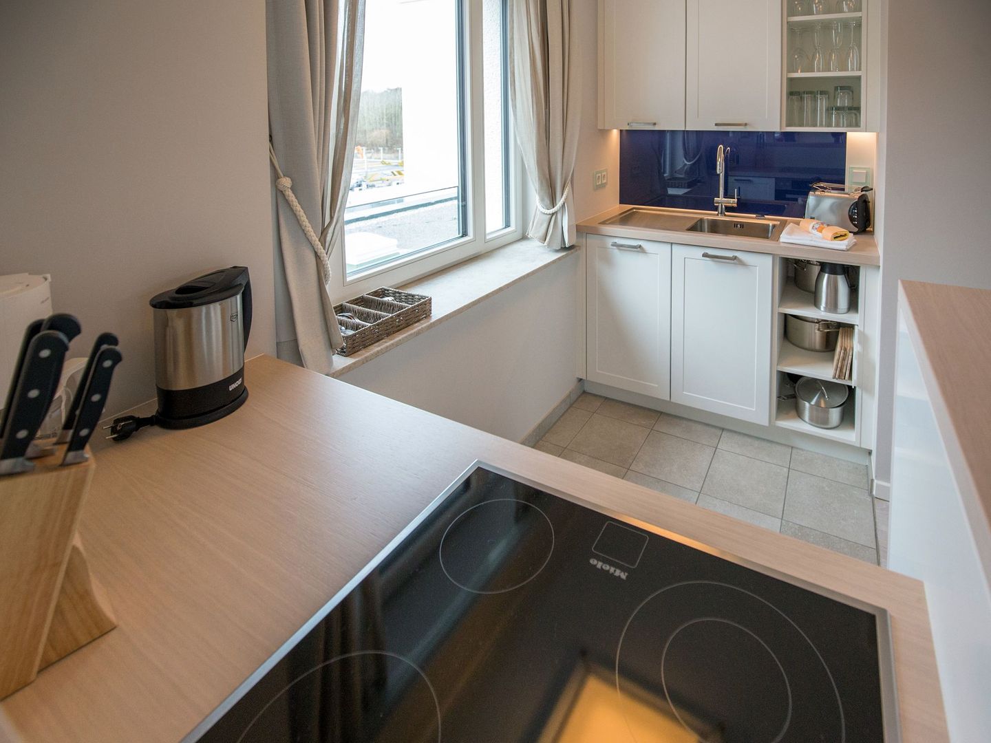 Dünenresidenz Prora Ferienwohnung mit Meerblick, 2 Schlafzimmern und Balkon (NP/307) Insel Rügen - Küche / Küchenzeile