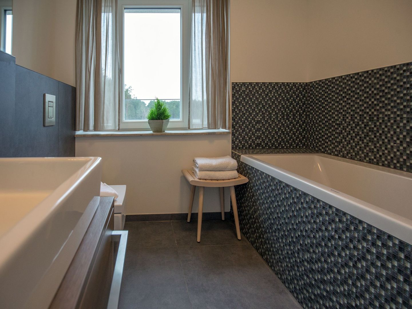 Dünenresidenz Prora Ferienwohnung mit Meerblick, 2 Schlafzimmern und Balkon (NP/307) Insel Rügen - Badezimmer