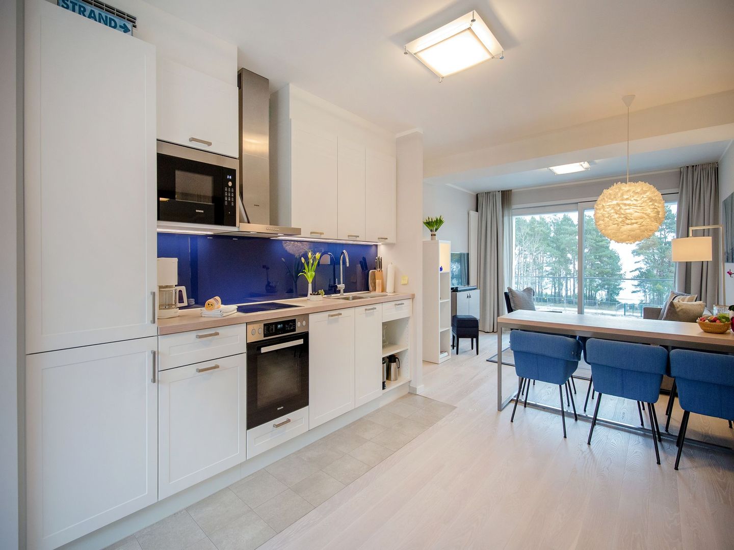 Dünenresidenz Prora Ferienwohnung mit Meerblick, 2 Schlafzimmern und Loggia (NP/318) Insel Rügen - Küche / Küchenzeile