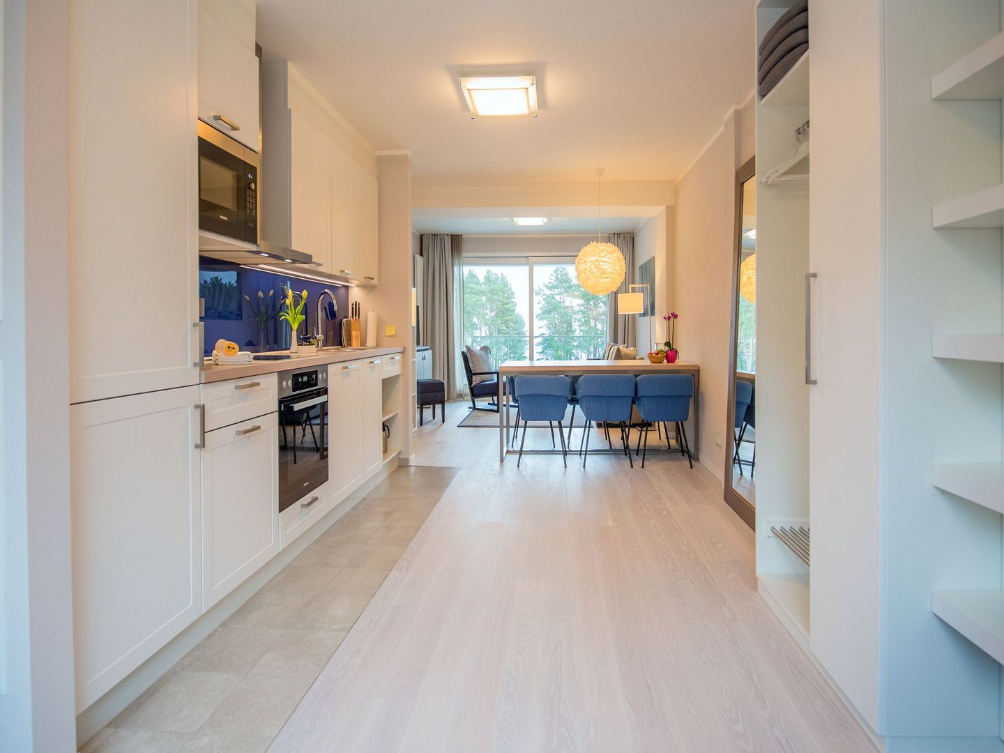 Dünenresidenz Prora Ferienwohnung mit Meerblick, 2 Schlafzimmern und Loggia (NP/318) Insel Rügen - Küche / Küchenzeile