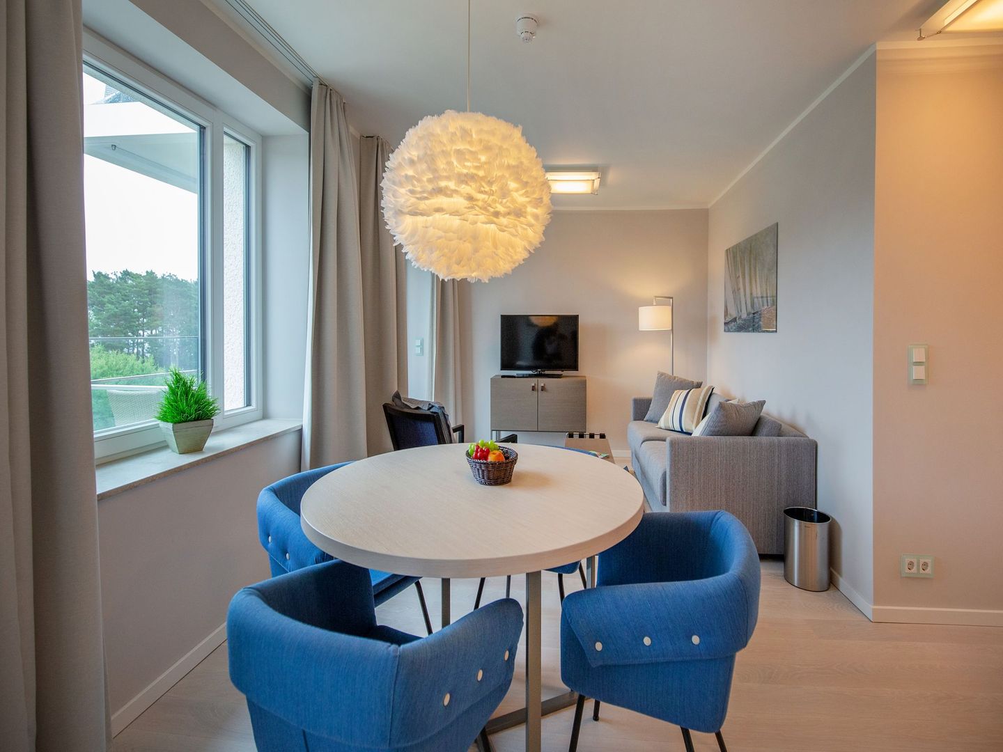 Dünenresidenz Prora Ferienwohnung mit Meerblick, 1 Schlafzimmer und Balkon (NP/322) Insel Rügen - Wohnzimmer