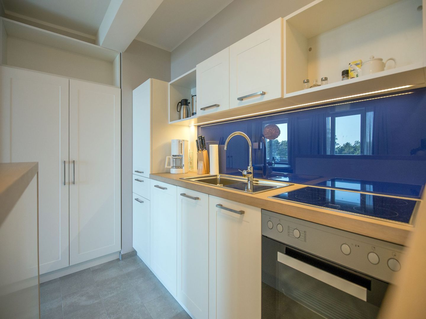 Dünenresidenz Prora Ferienwohnung mit Meerblick, 1 Schlafzimmer und Balkon (NP/401) Insel Rügen - Küche / Küchenzeile