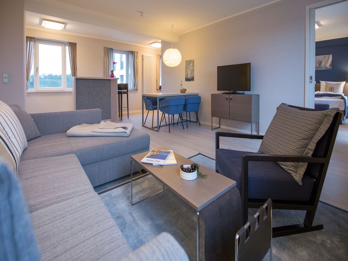 Dünenresidenz Prora Ferienwohnung mit Meerblick, 3 Schlafzimmern und Balkon (NP/406) Insel Rügen - Wohnzimmer