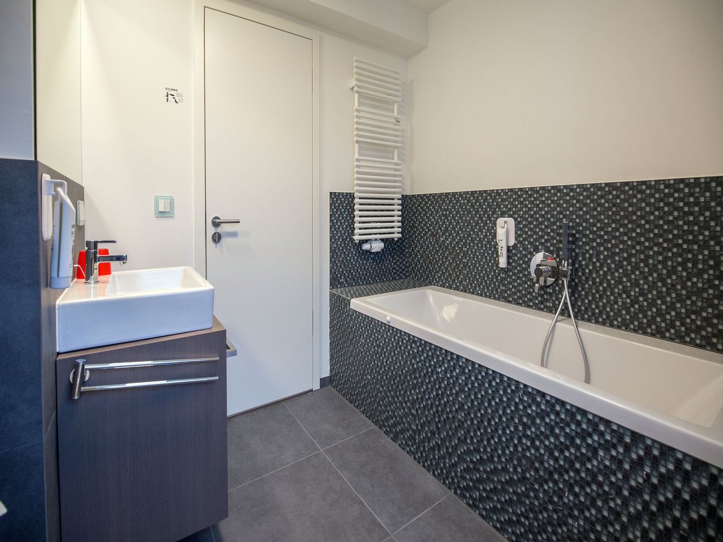 Dünenresidenz Prora Ferienwohnung mit Meerblick, 3 Schlafzimmern und Balkon (NP/406) Insel Rügen - Badezimmer