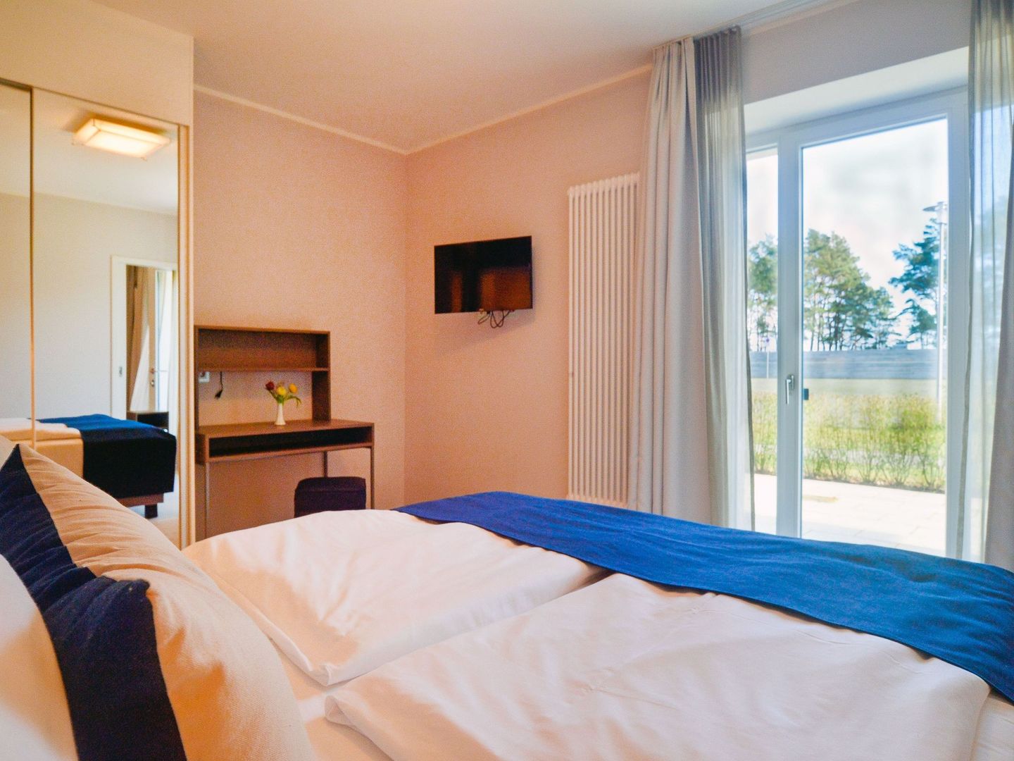 Dünenresidenz Prora Ferienwohnung mit Meerblick und 1 Schlafzimmer und Terrasse (NP/704) Insel Rügen - Schlafzimmer