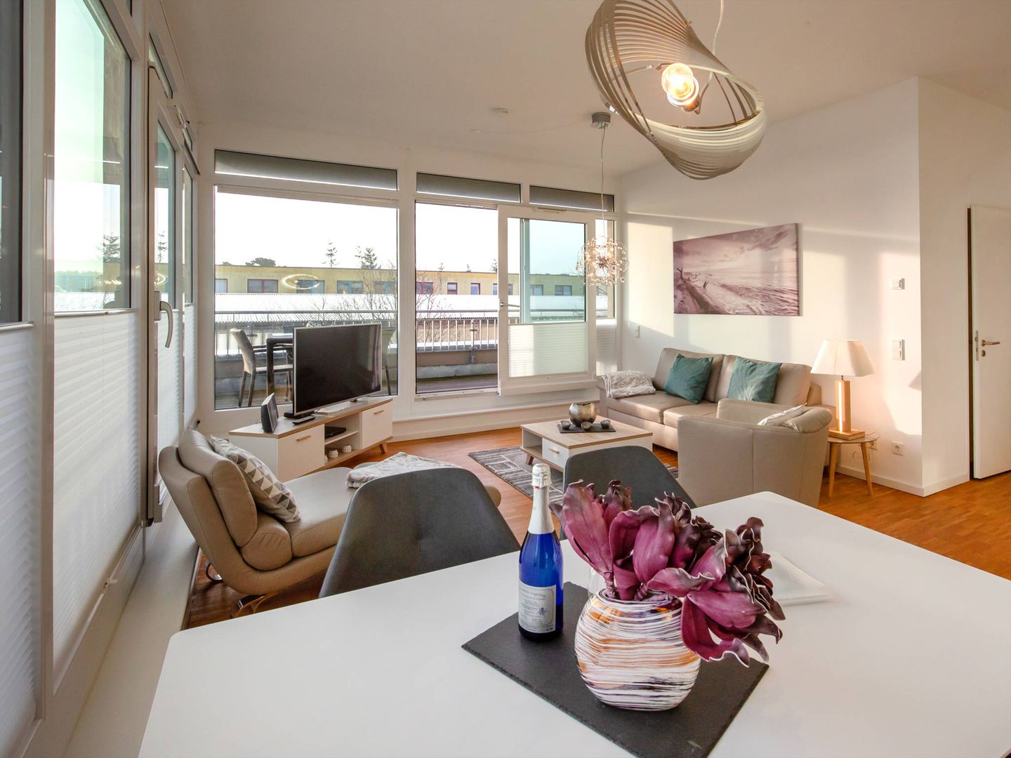 Strandvillen Binz Ferienwohnung mit 2 Schlafzimmern, Terrasse und Balkon (DR/434) Insel Rügen - Wohnzimmer