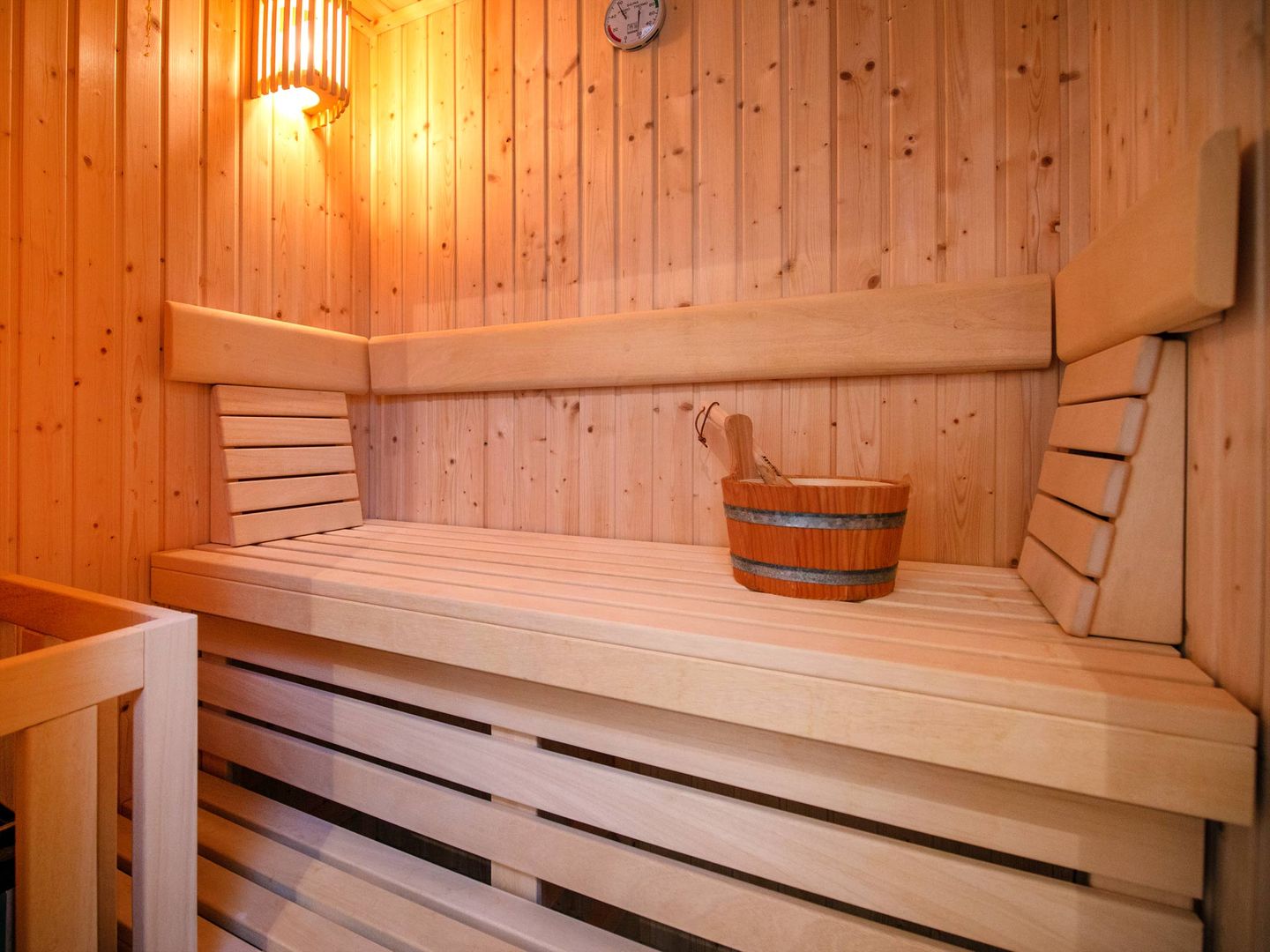 Strandvillen Binz Ferienwohnung mit 2 Schlafzimmern, Terrasse und Balkon (DR/434) Insel Rügen - Sauna