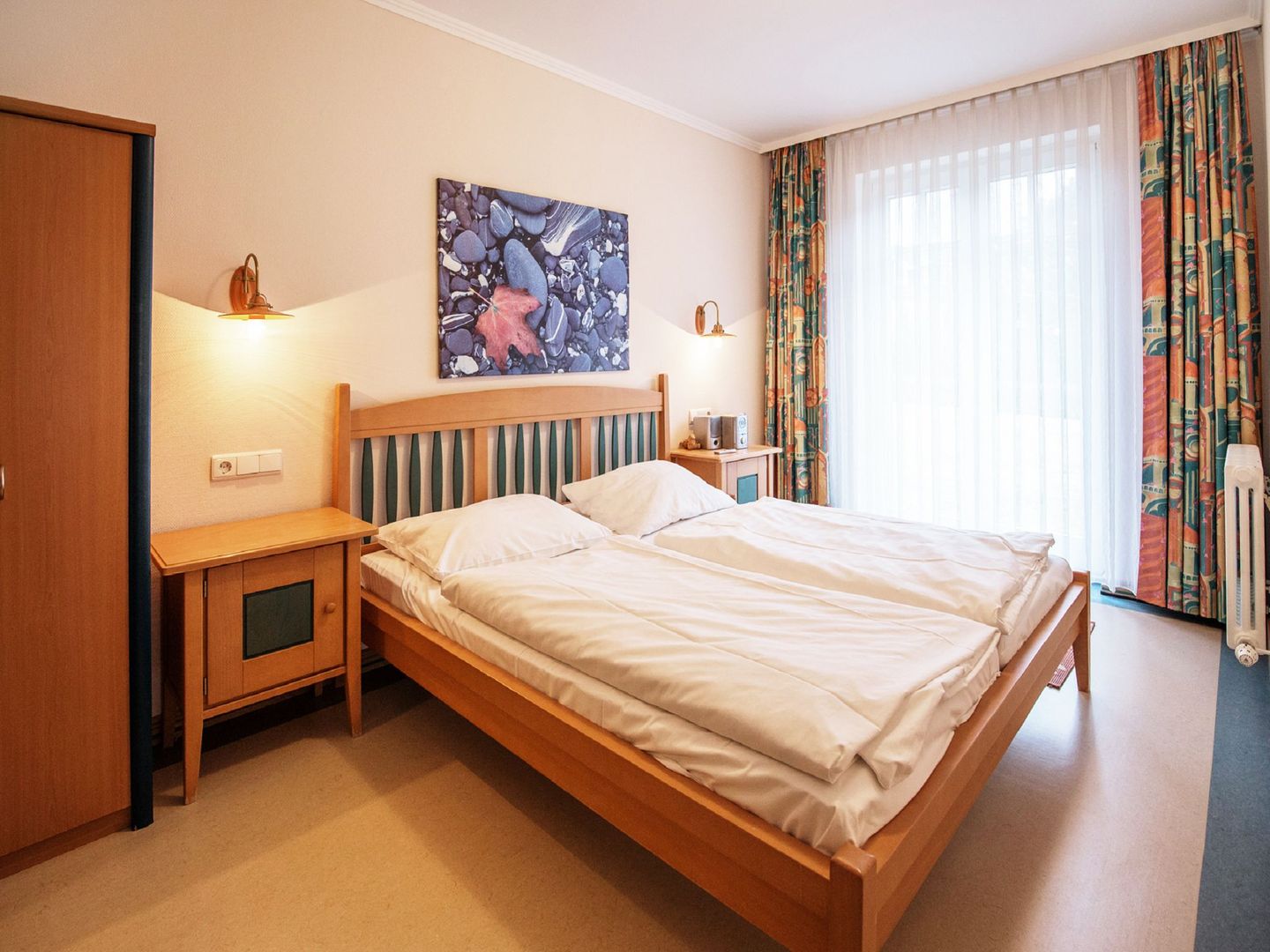 Dünenpark Binz Komfort Ferienwohnung mit 1 Schlafzimmer und Terrasse im Erdgeschoss (002) Insel Rügen - Schlafzimmer