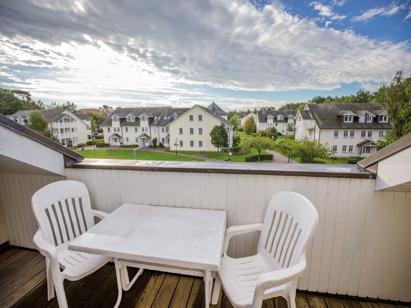 Dünenpark Binz Komfort Ferienwohnung mit 1 Schlafzimmer und Balkon im Dachgeschoss (011) Insel Rügen - Balkon