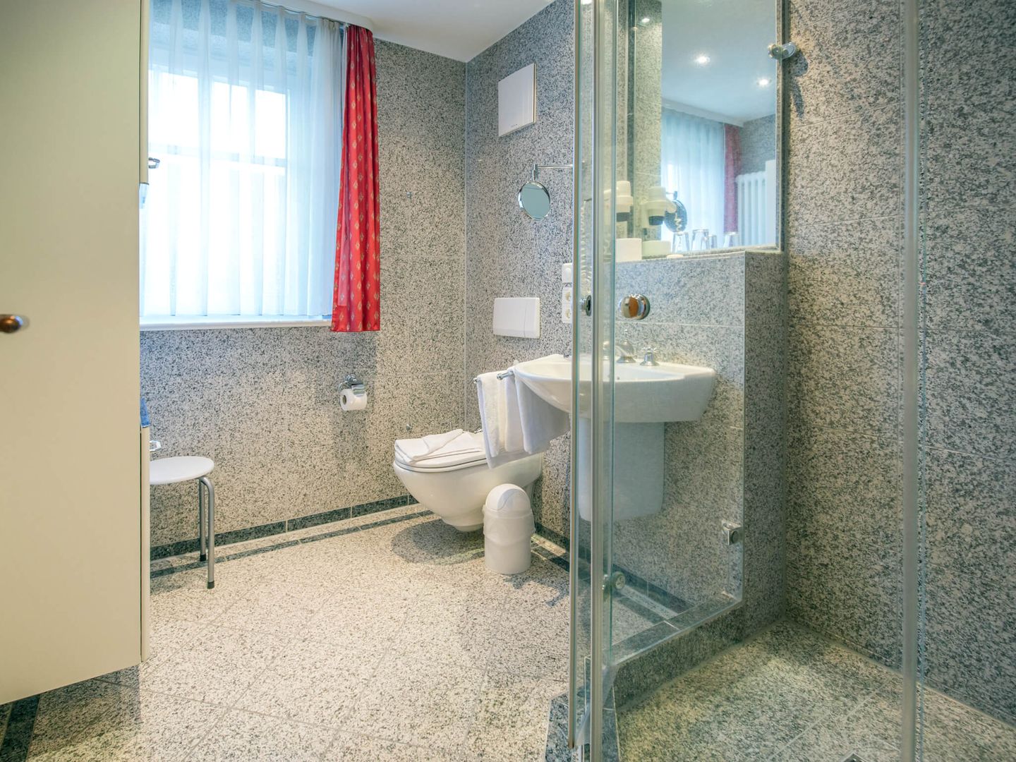 Dünenpark Binz Komfort Ferienwohnung mit 1 Schlafzimmer und Balkon im Dachgeschoss (024) Insel Rügen - Badezimmer