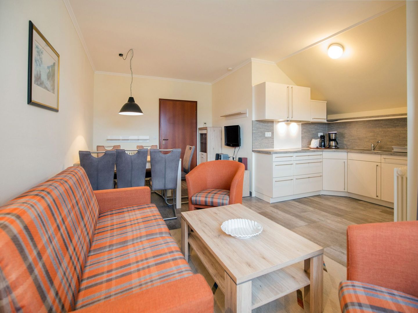 Dünenpark Binz Komfortplus Ferienwohnung mit 2 Schlafzimmern und Balkon im Dachgeschoss (032) Insel Rügen - Wohnzimmer