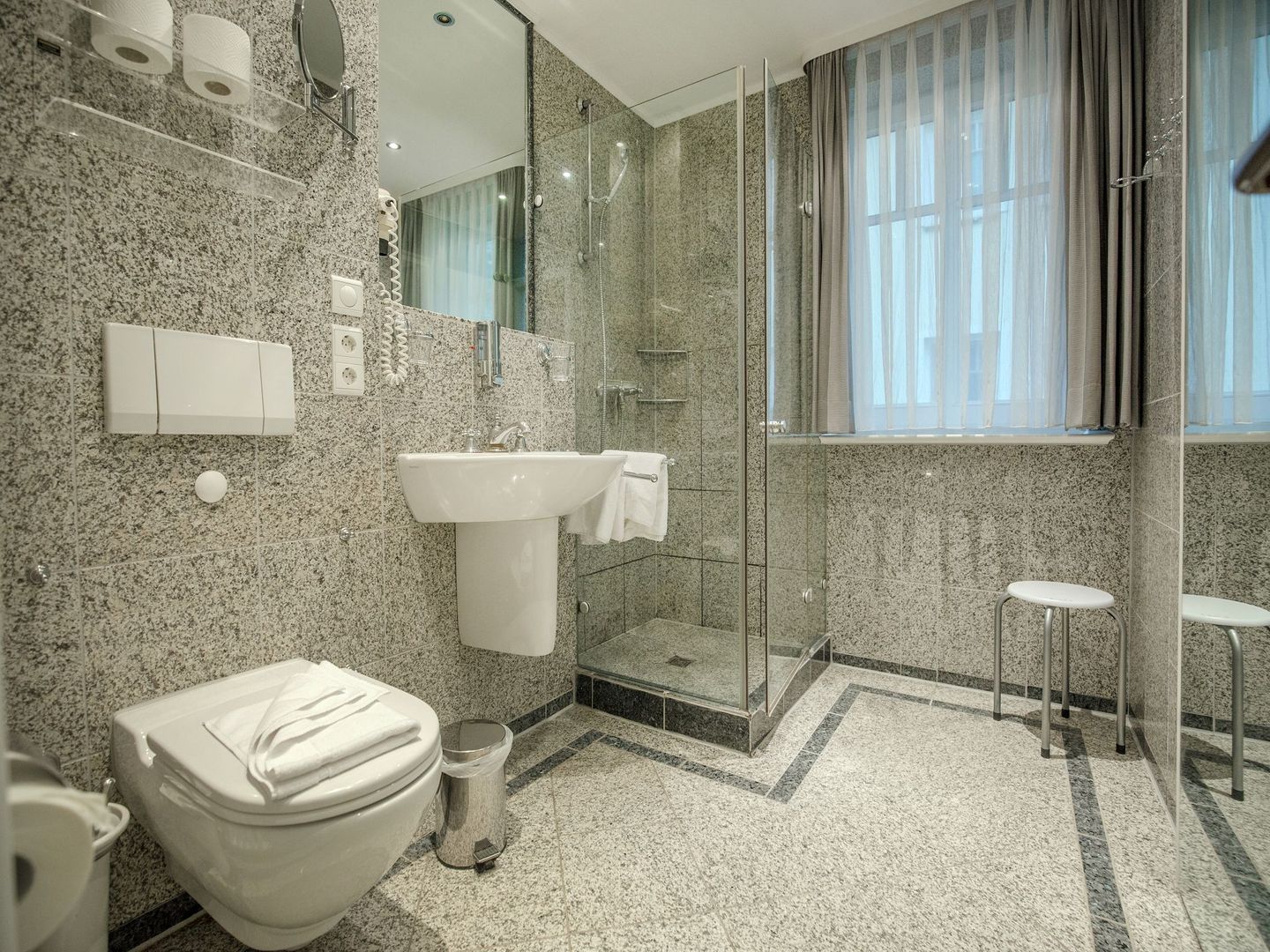 Dünenpark Binz Komfortplus Ferienwohnung mit 1 Schlafzimmer und Terrasse im Erdgeschoss (033) Insel Rügen - Badezimmer