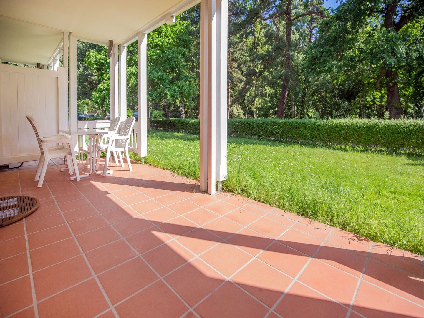 Dünenpark Binz Komfort Ferienwohnung mit 1 Schlafzimmer und Terrasse im Erdgeschoss (034) Insel Rügen - Terrasse