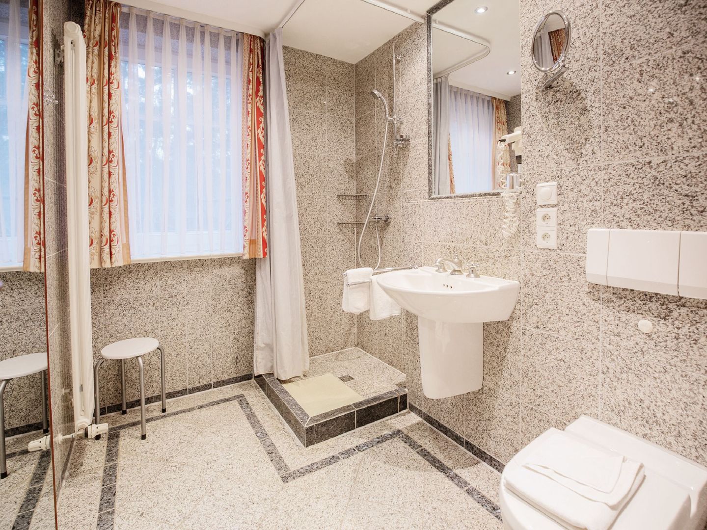 Dünenpark Binz Komfortplus Ferienwohnung mit 1 Schlafzimmer und Terrasse (035) Insel Rügen - Badezimmer