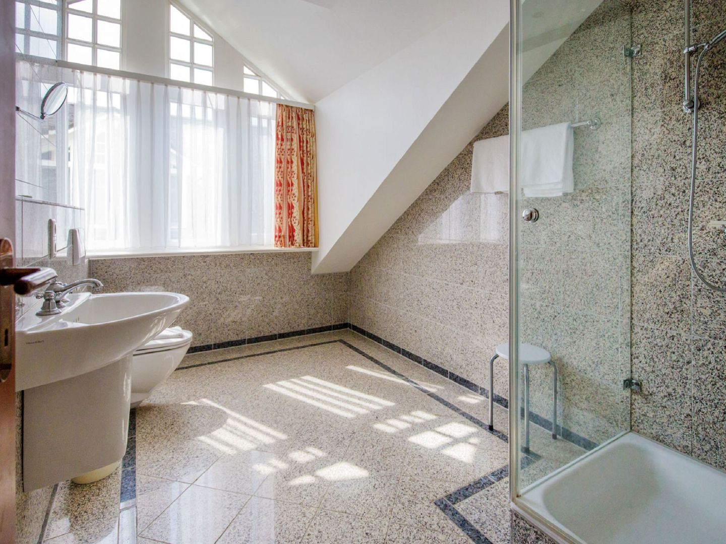 Dünenpark Binz Komfort Ferienwohnung mit 2 Schlafzimmern und Balkon im Dachgeschoss (039) Insel Rügen - Badezimmer