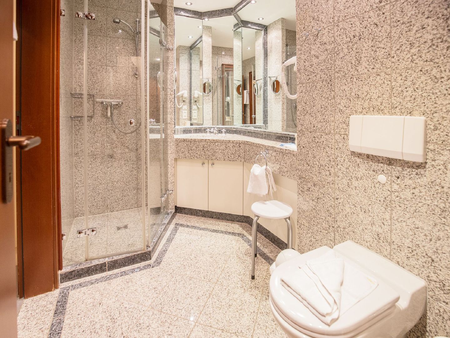 Dünenpark Binz Komfortplus Ferienwohnung mit 1 Schlafzimmer und Terrasse im Erdgeschoss (042) Insel Rügen - Badezimmer