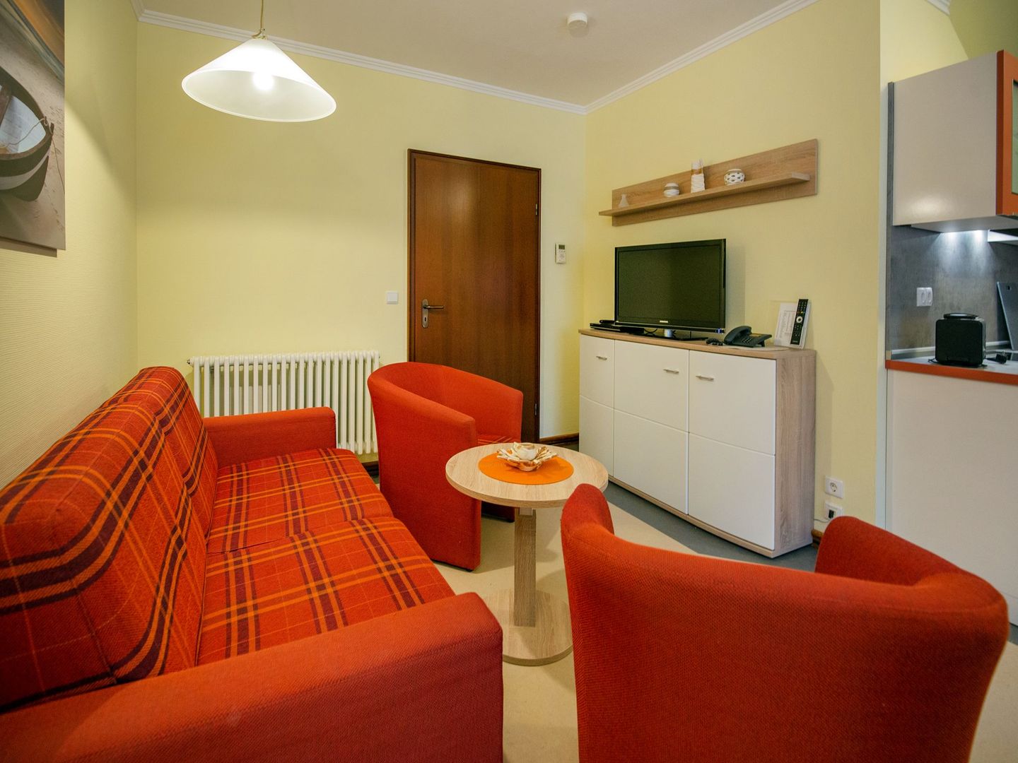 Dünenpark Binz Komfortplus Ferienwohnung mit 2 Schlafzimmern und Balkon im Dachgeschoss (048) Insel Rügen - Wohnzimmer