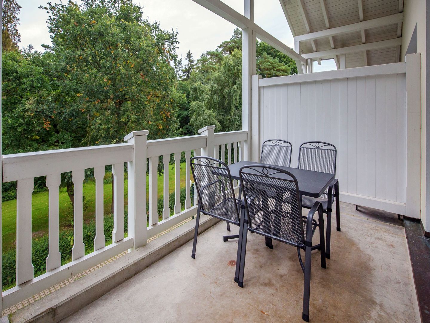 Dünenpark Binz Komfortplus Ferienwohnung mit 2 Schlafzimmern und Balkon im Dachgeschoss (048) Insel Rügen - Balkon